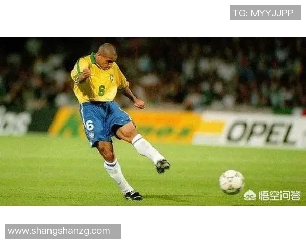 巴西足球明星摆件的名称及其背后的故事揭秘