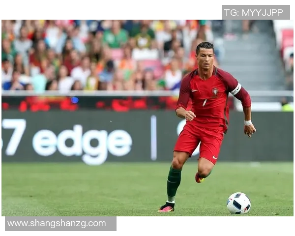 足球明星C罗的个人资产揭秘及其背后的财富故事 足球明星C罗的个人资产揭秘及其背后的财富故事