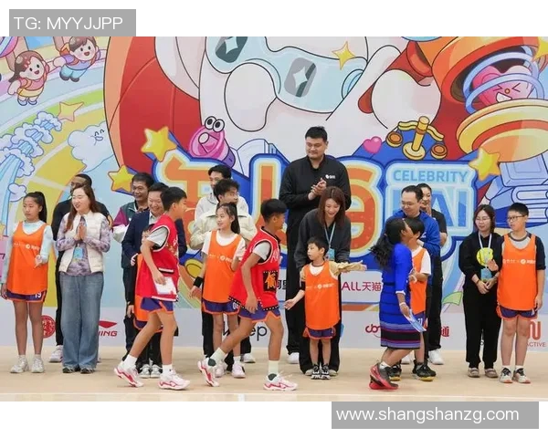 姚明携手足球明星共聚综艺舞台展现运动魅力与友谊的精彩瞬间