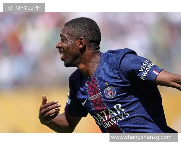 足球明星与8号球衣的传奇故事与背后意义探讨